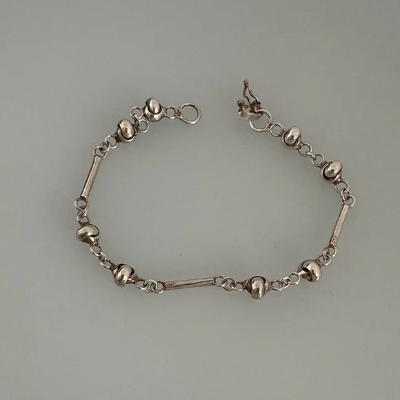 950 Platinum Beaded Bracelet - Picture 7 of 11
